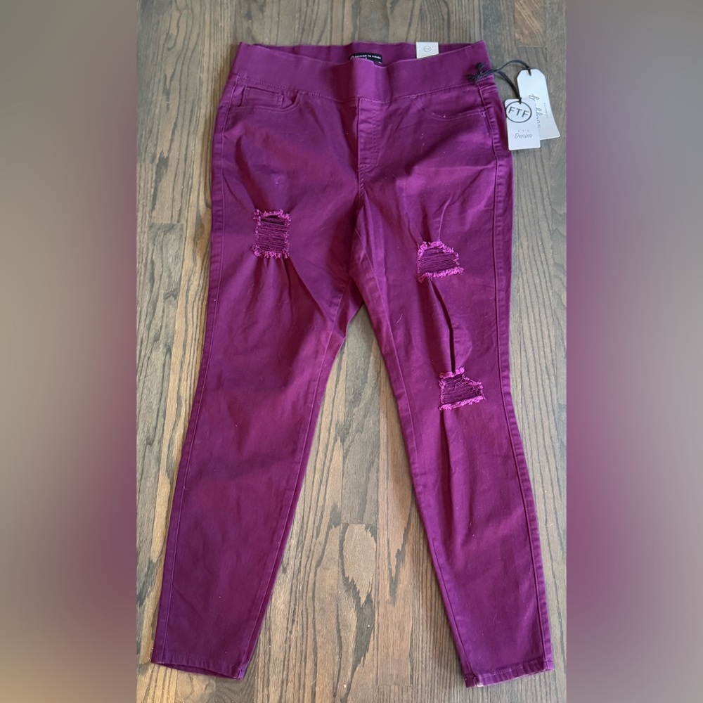 FTF purple distressed jeggings plus size 1. NWT